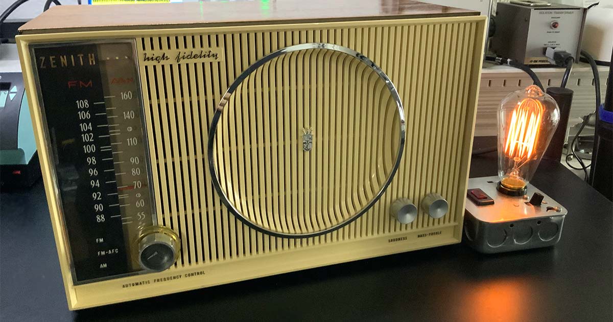 RCA Jack Retro Vintage or Antique Radio Bluetooth Adapter & FM